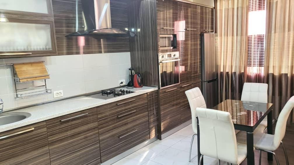 בישקק Apartment Studio With Good View מראה חיצוני תמונה